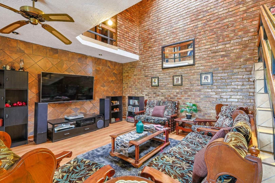 4 Bedroom Property for Sale in Hartbeespoort North West